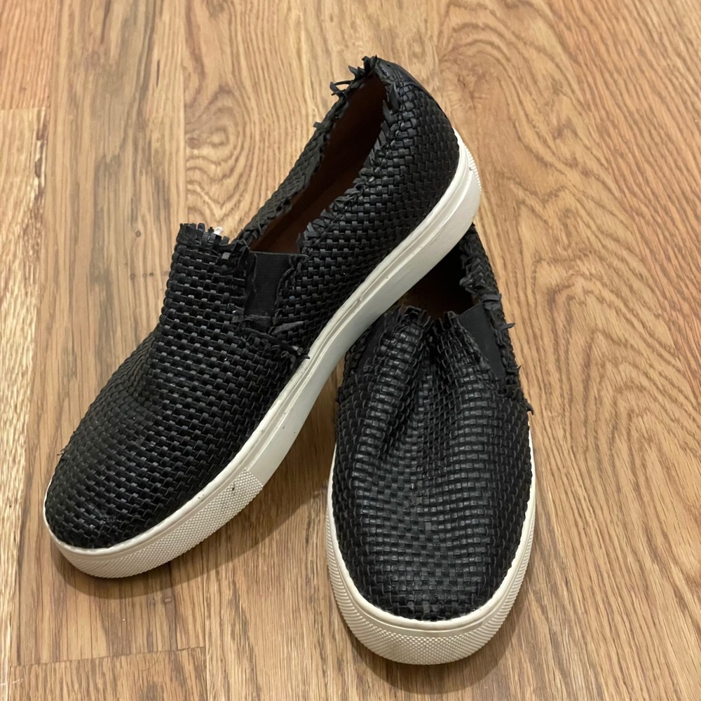 Indigo rd Womens Black Woven Slip On Sneakers Frayed Edge Platform Flats 7.5M